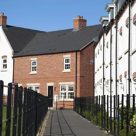 Dbs Serviced Apartments - The Stretton Castle Donington Exterior photo