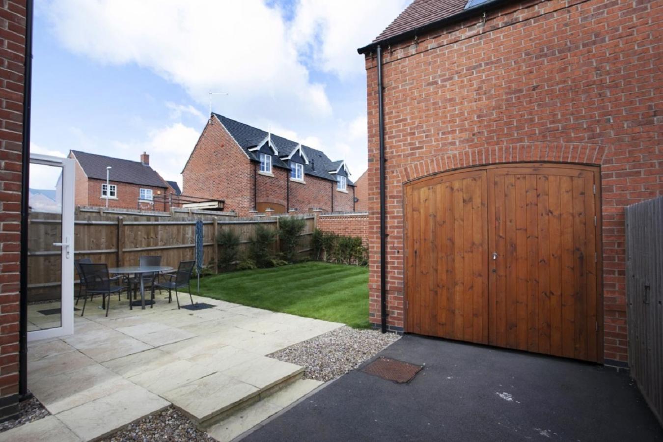 Dbs Serviced - The Stretton *